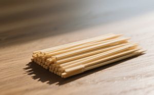 Brochettes professionnelles le choix optimal entre écoresponsabilité biosourcée et durabilité industrielle