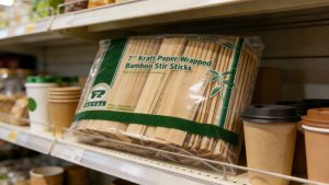 Mélangeurs à café en bambou une solution durable pour réduire les déchets plastiques en entreprise